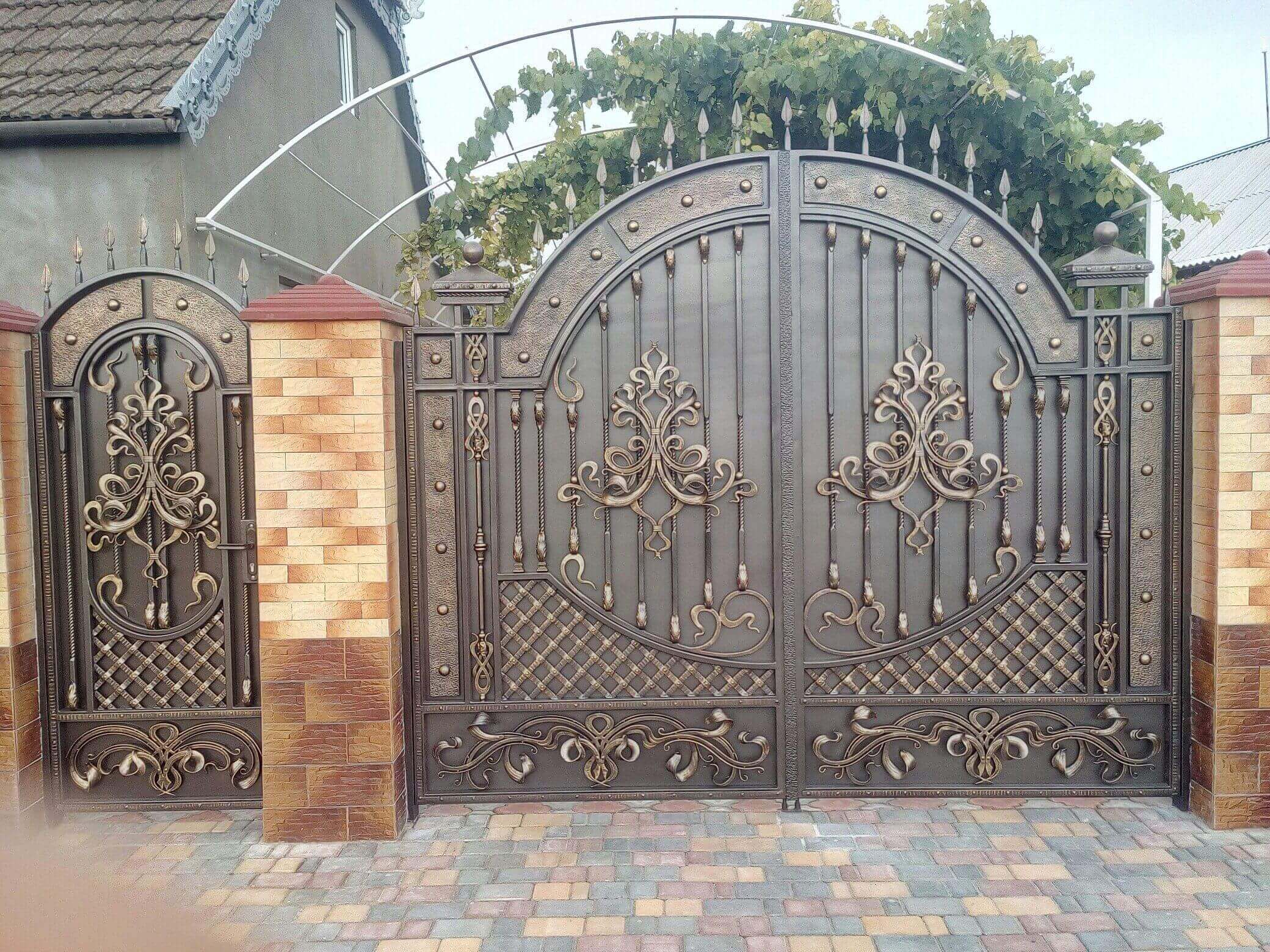 Metal Gates Bonafyde Mat Impex
